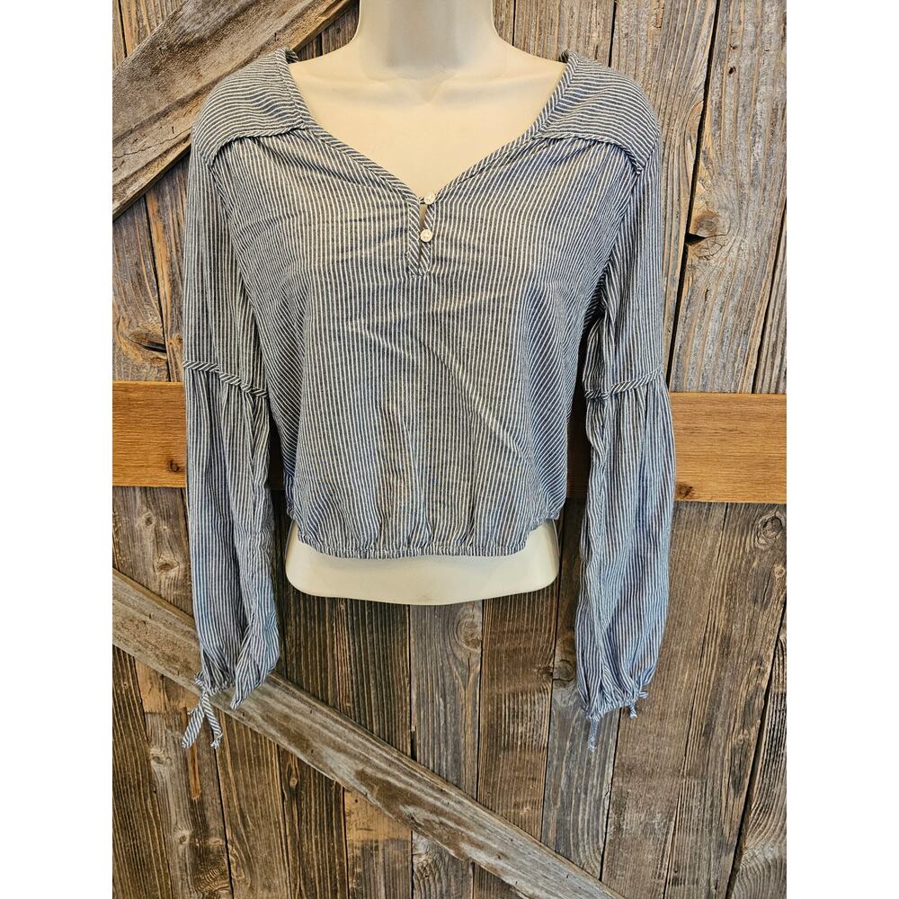 Abercrombie And Fitch size XS chambray striped boho relaxed fit mid drift top ^